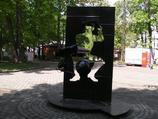 Памятник Мюнхгаузену автор Георг Петау.jpg