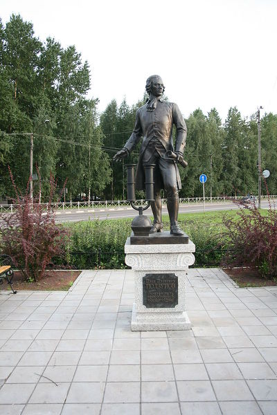 Файл:Ivan Polzunov in Veliky Novgorod 1.JPG