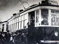 Первый трамвайный вагон Сталинск 1933.jpg