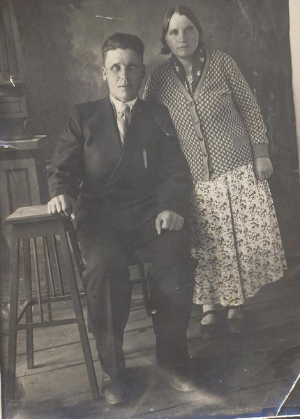 Файл:Лукьянова Дарья Максимовна и Смыслов Максим Андреевич 1932.jpg
